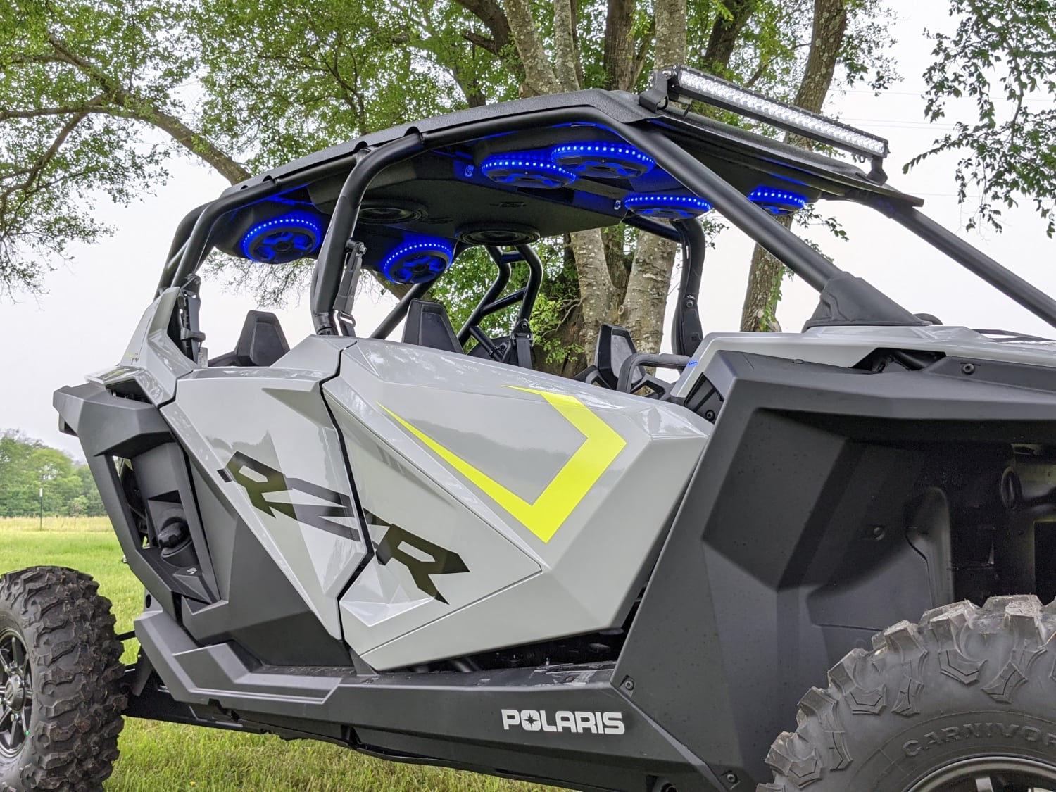 Rzr xp 4 clearance 1000 stereo system